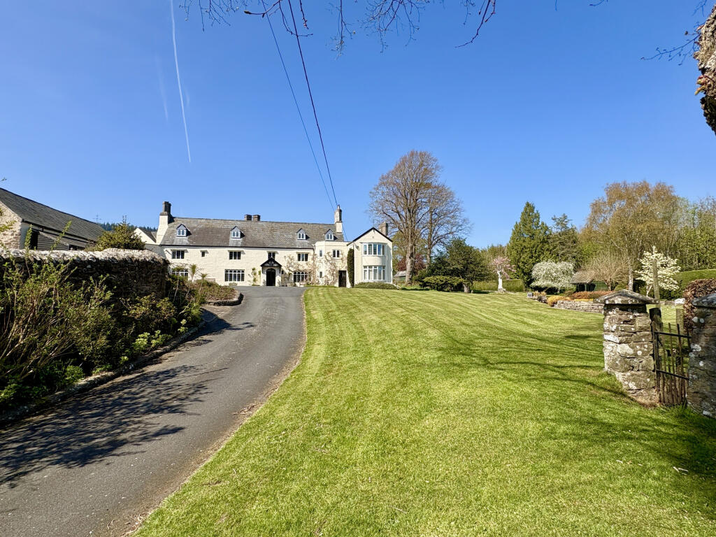 manor house 28