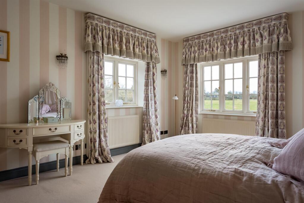 50 - Malt Cottage - GL7 5RY - Web.jpg