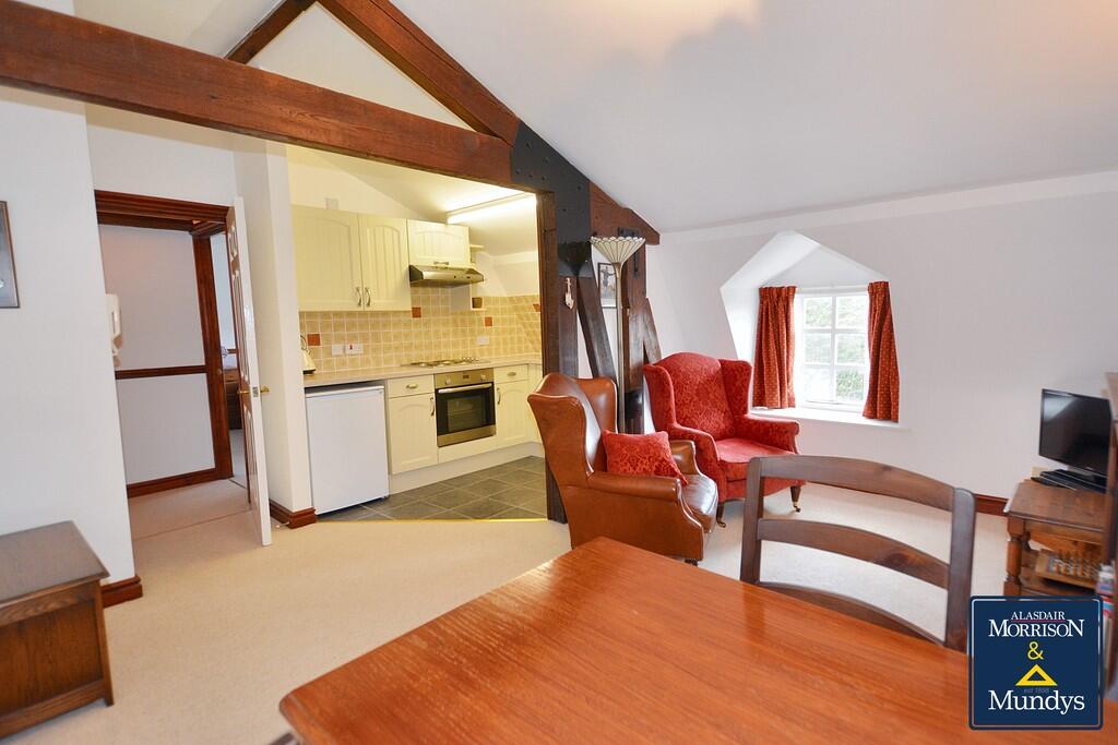 Lounge-Dining Are...