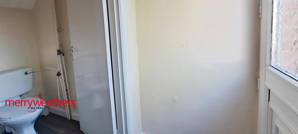 Rear Lobby / Downstairs WC