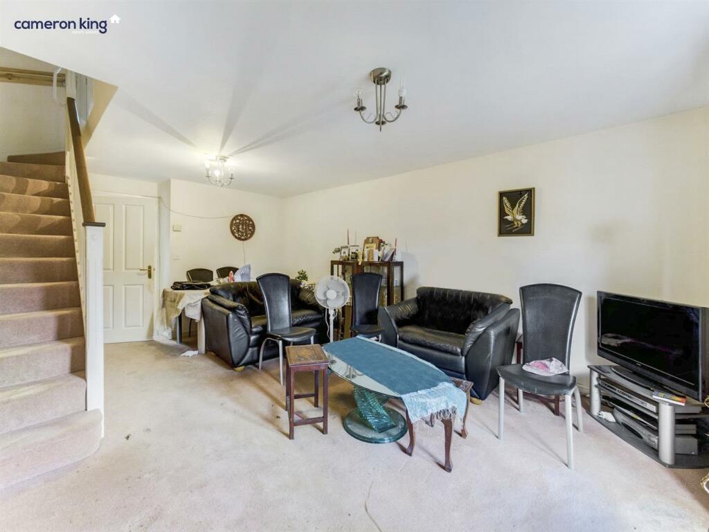 Lounge 2.jpg