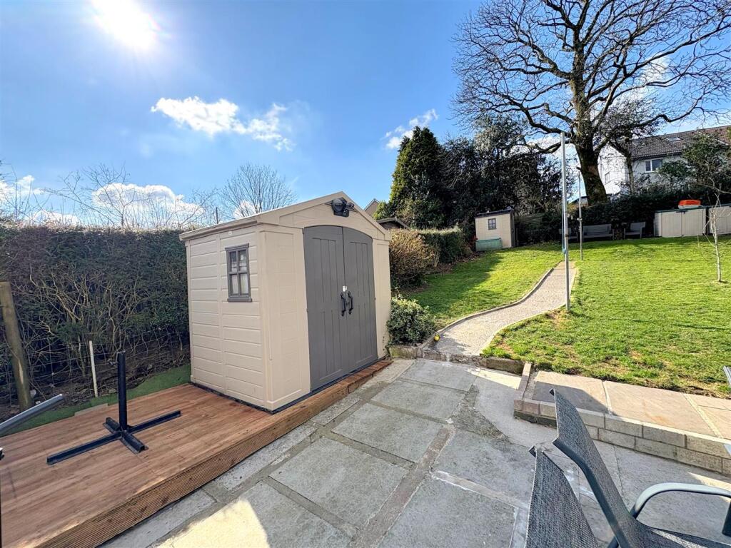 Rear Garden e.jpg