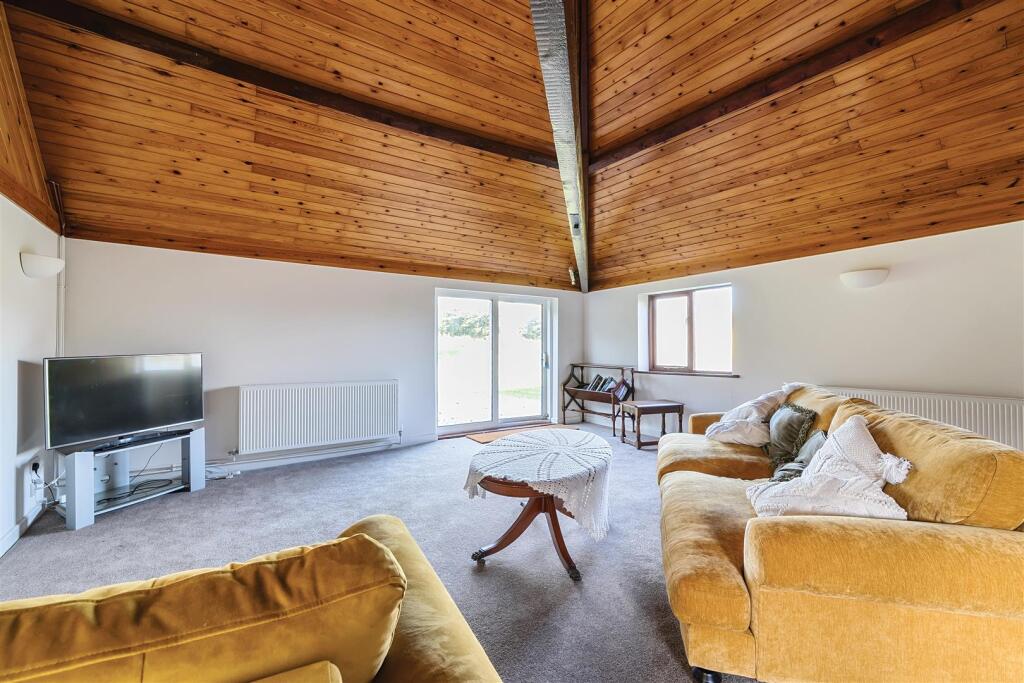 Cott Living rm (21).jpg