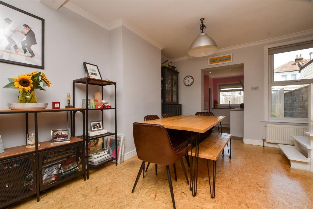 Lounge / Dining Room