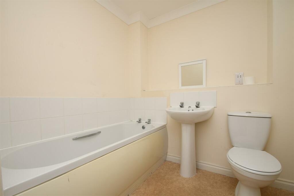 Bathroom.JPG