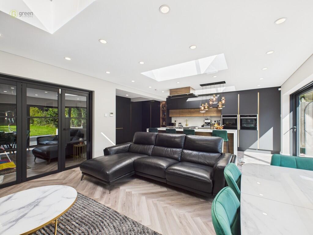 CAM03830G0-PR0221...