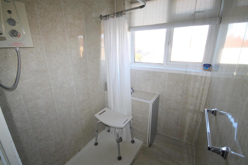 BHR FF Shower Room.JPG