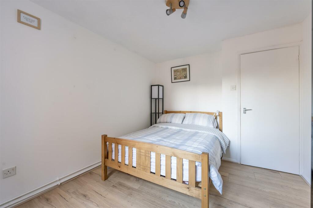 Greenacre Gardens, E17