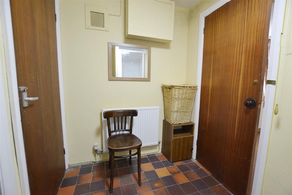 bathroom 3.JPG