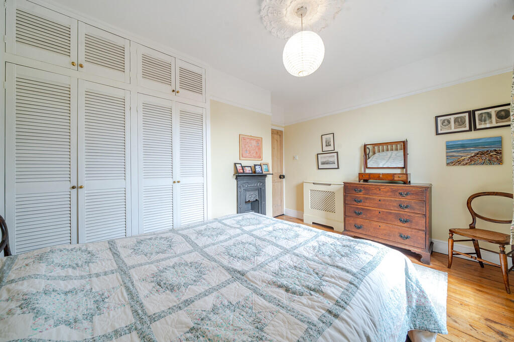 1297413-8-682e306...