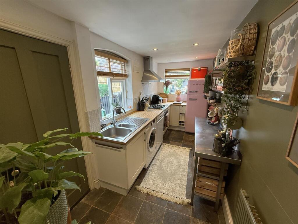 Kitchen A.JPG