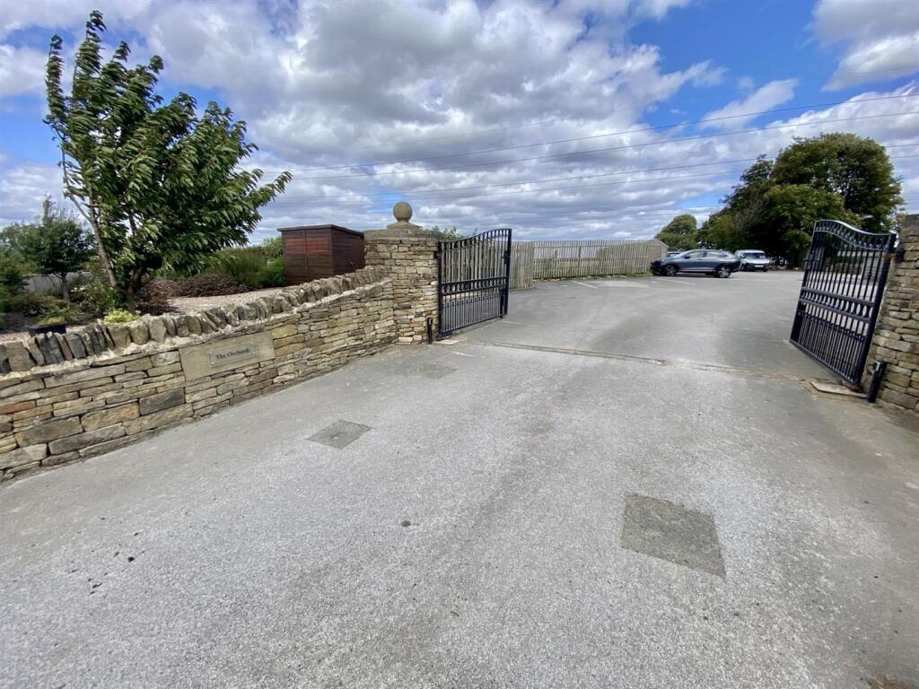 Bramleys Estate Agents - The Orchards - Bellstring