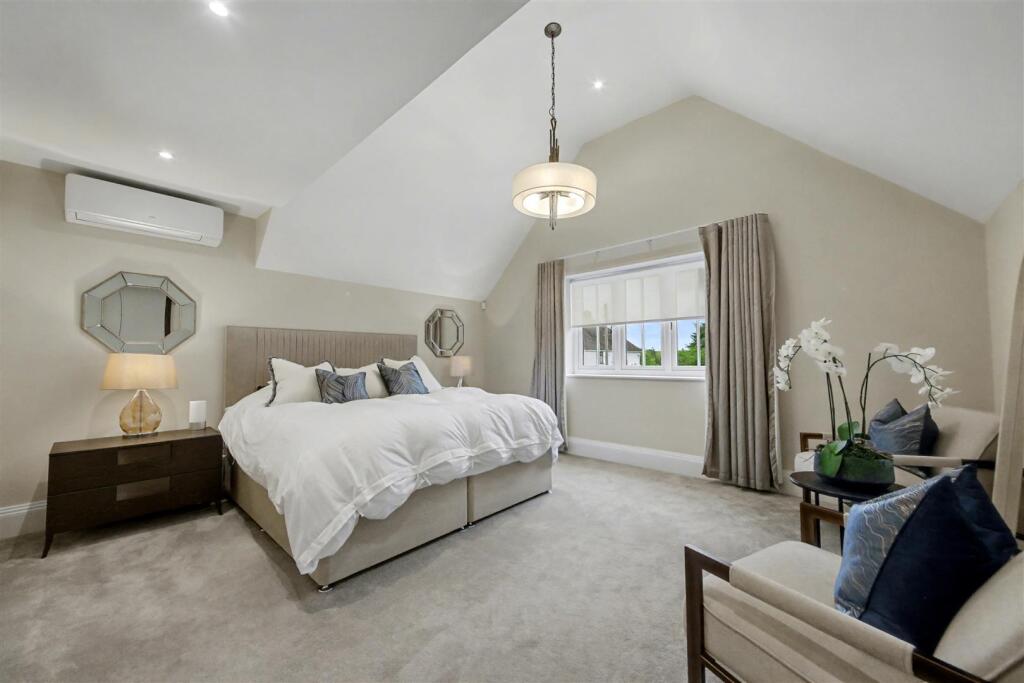 Master Bedroom.jpg