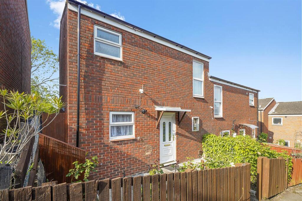 12 Rowan Close - TfIocBt35m4bPD9XqKIk.jpg