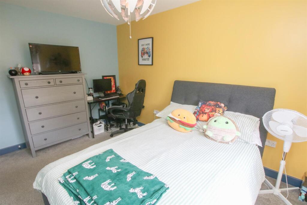 BEDROOM 3