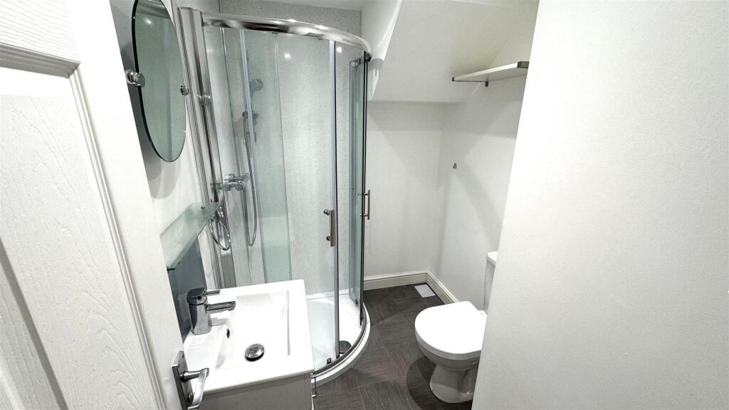 Shower Room.jpg