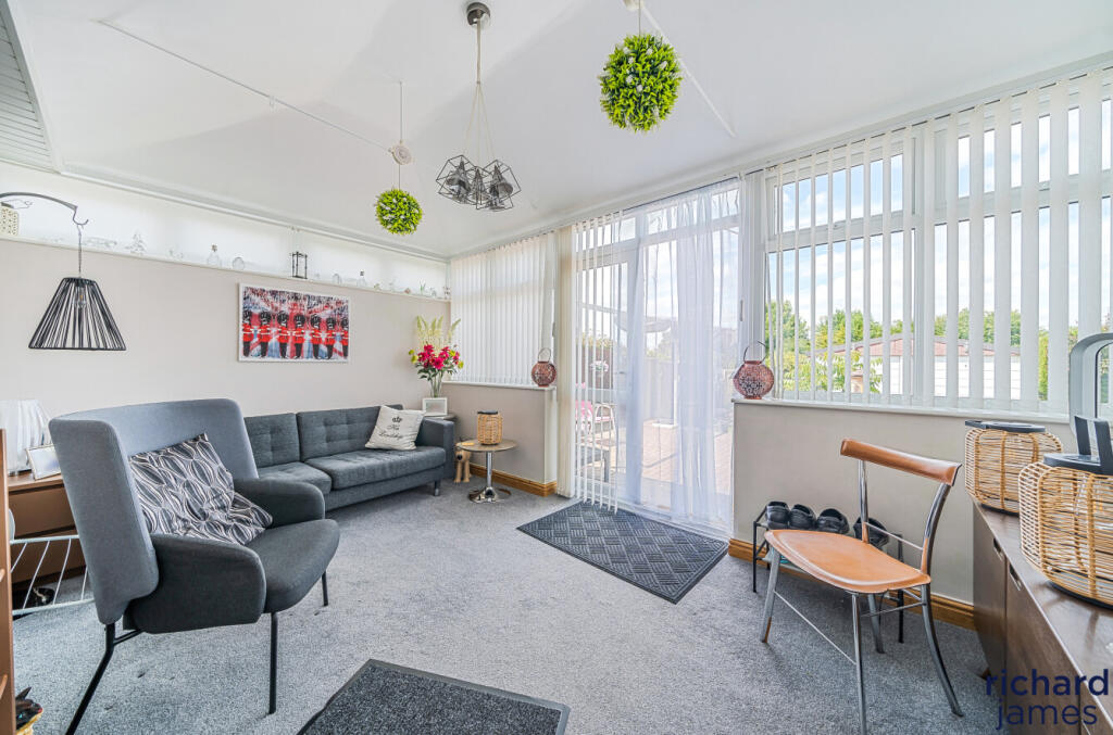 f7cc56e0-b085-473...