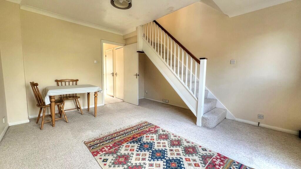 23 Balmoral Way 9...