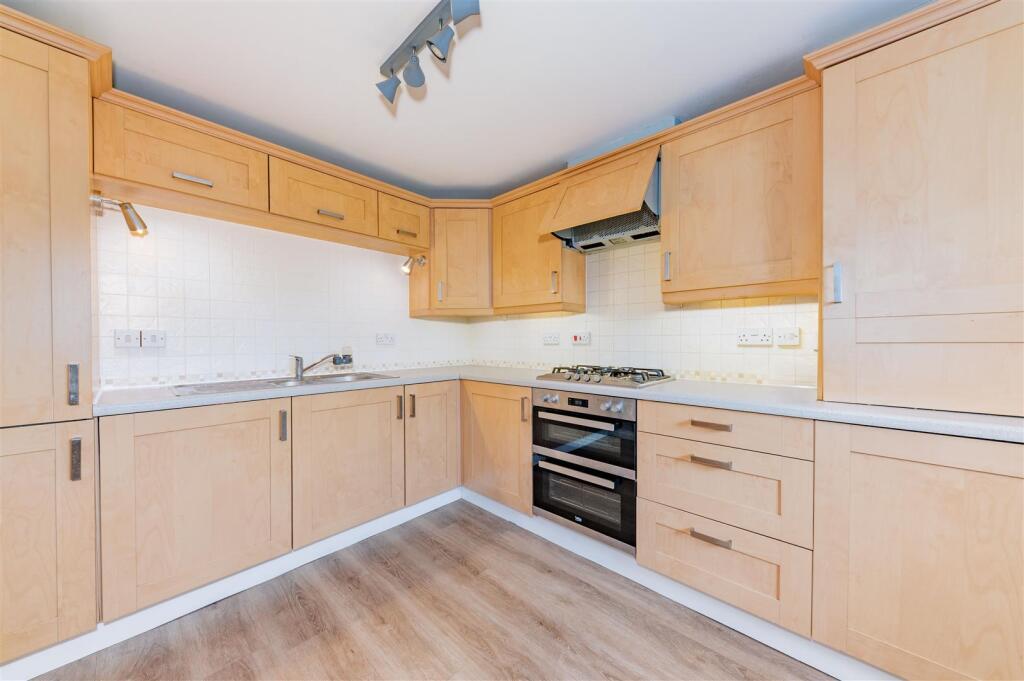38 Thorter Row Dundee-10.JPG