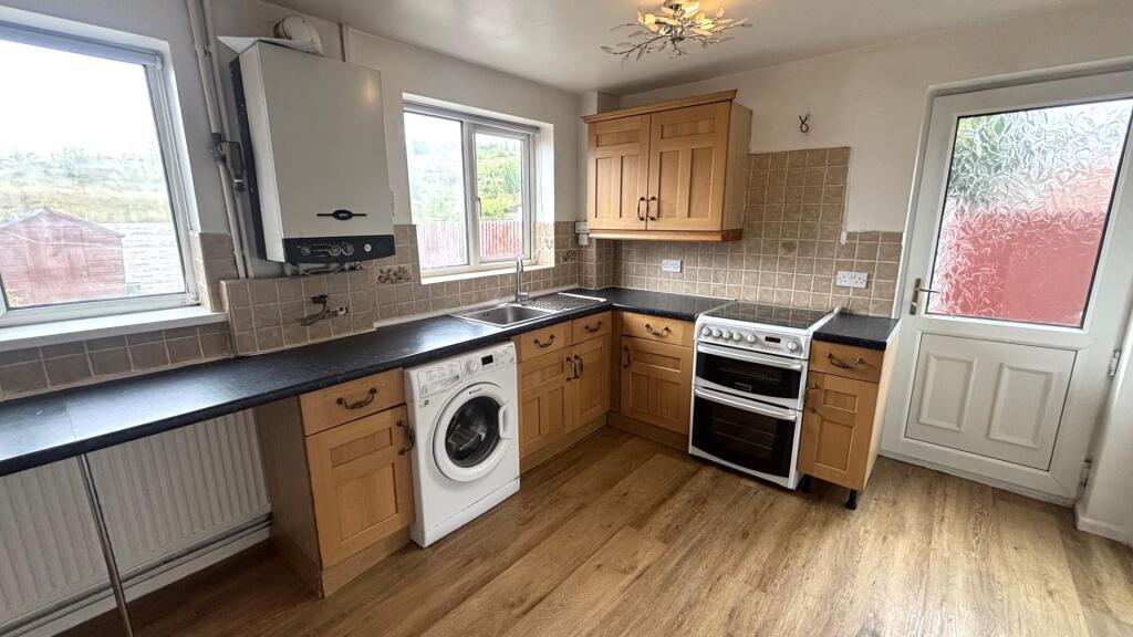 67 macdonalds close kitchen 3.jpeg