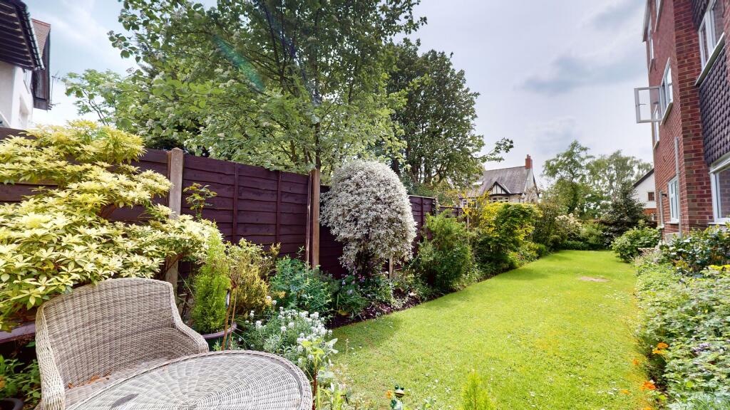 2-Brentwood-Court-North-Parade-05182024_095948
