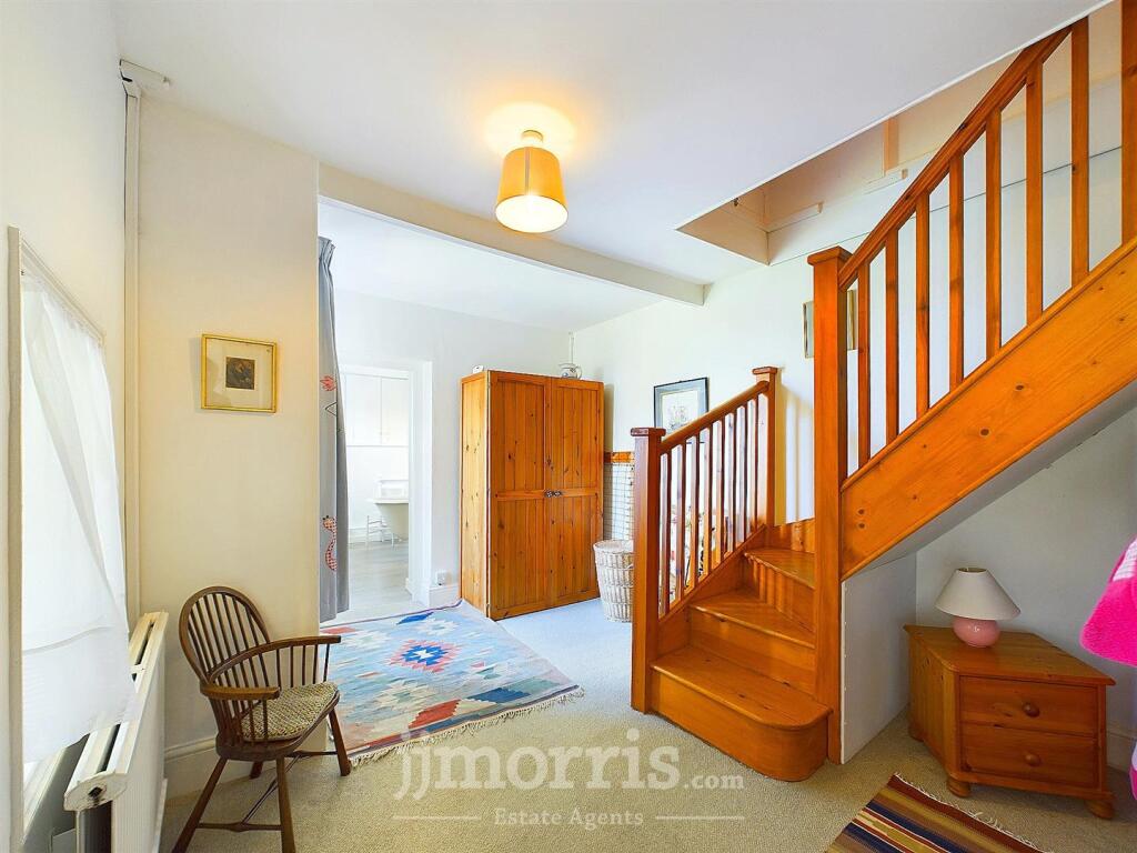 Inner Landing/Bedroom 5