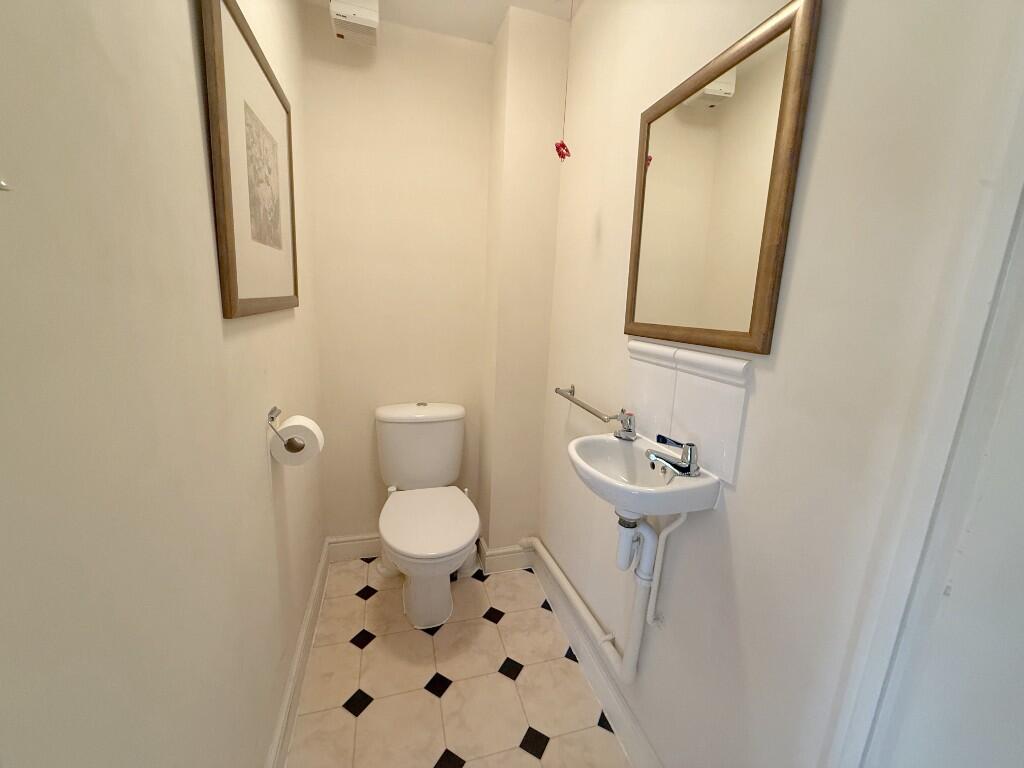 GUEST WC