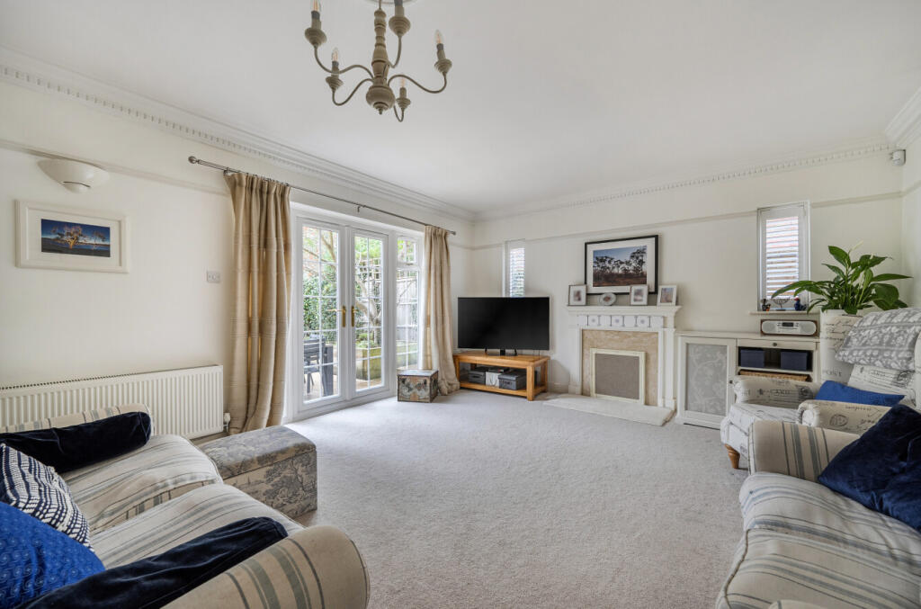 1383690-18-692869...