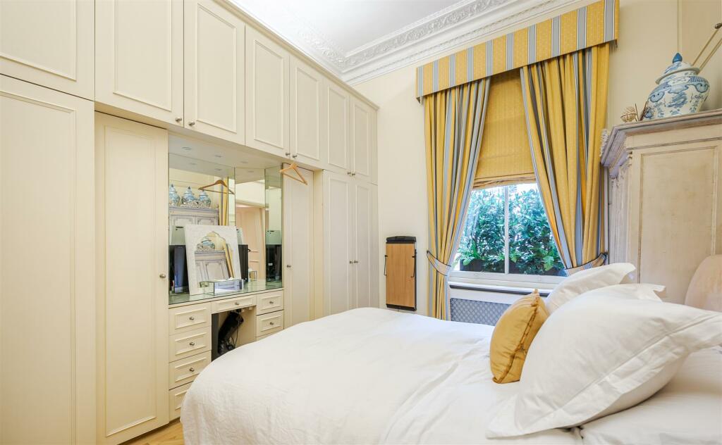 Bina Gardens 7B-2.jpg