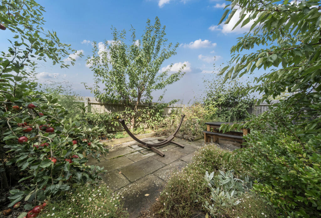 1348861-6-68b97d9...