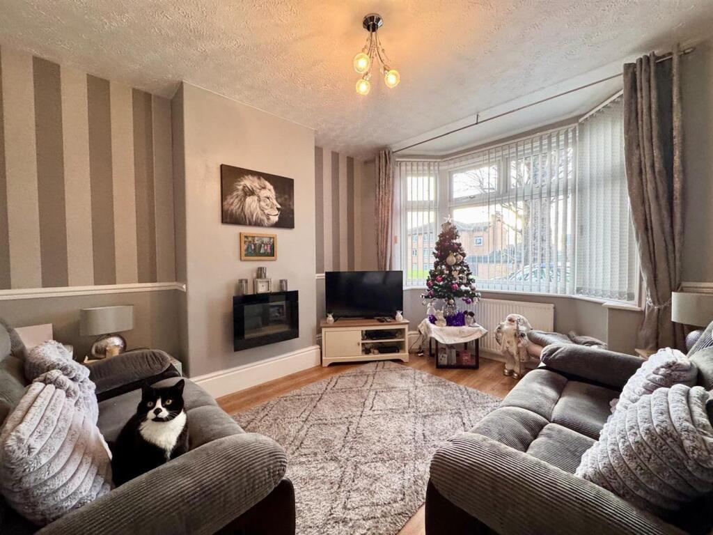 WhatsApp Image 2025-12-05 at 16.28.44_527fb2f1.jpg