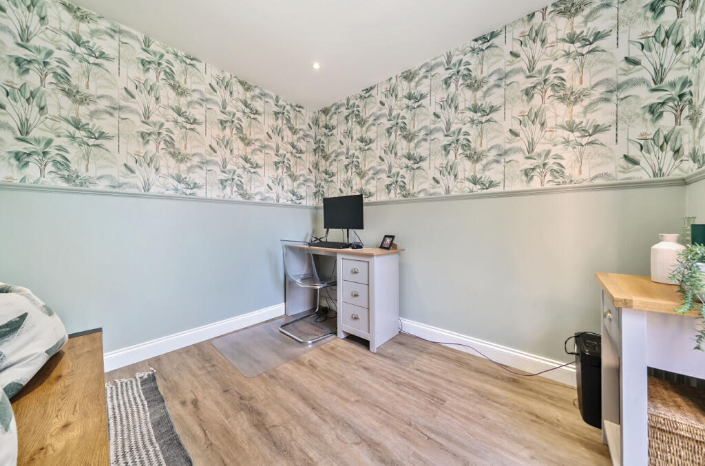 1309693-10-684c45...