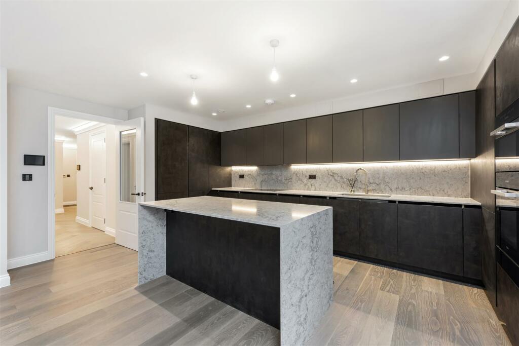 1001202311_GRIGG_Plot 8 1 The Drive _WD7 7BZ_025.j