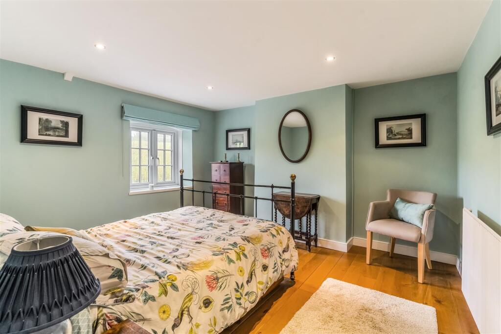 11 - Detached Period Property for Auction, Swinefo