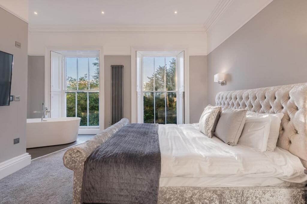 Main bedroom