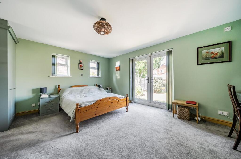 bed1.jpg