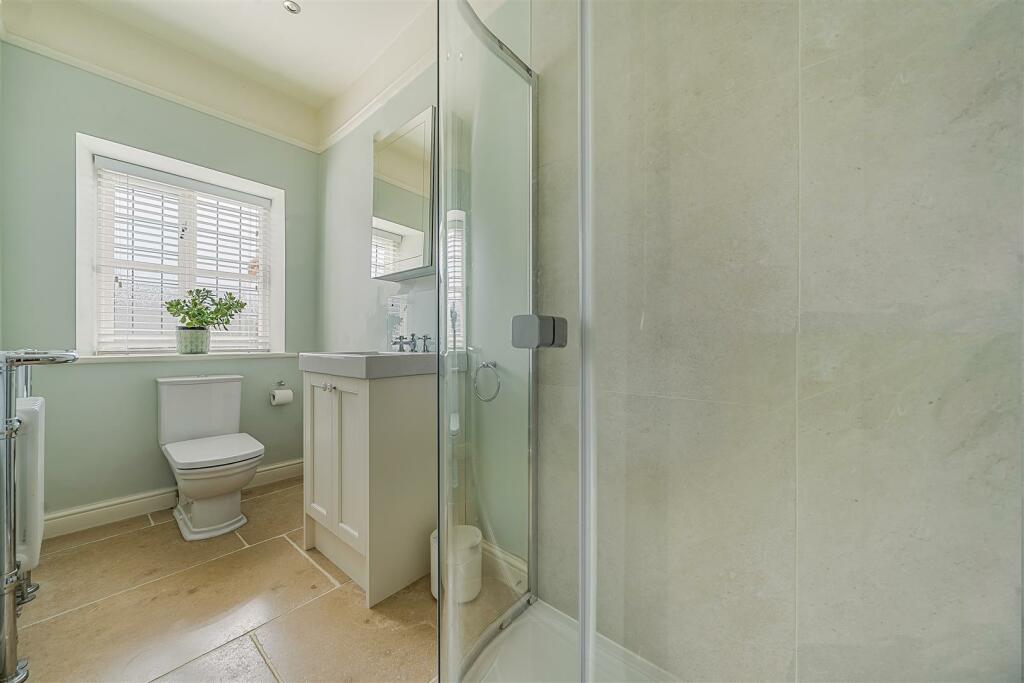 Menhendra, 17 Bell Lane, Syresham (25).jpg