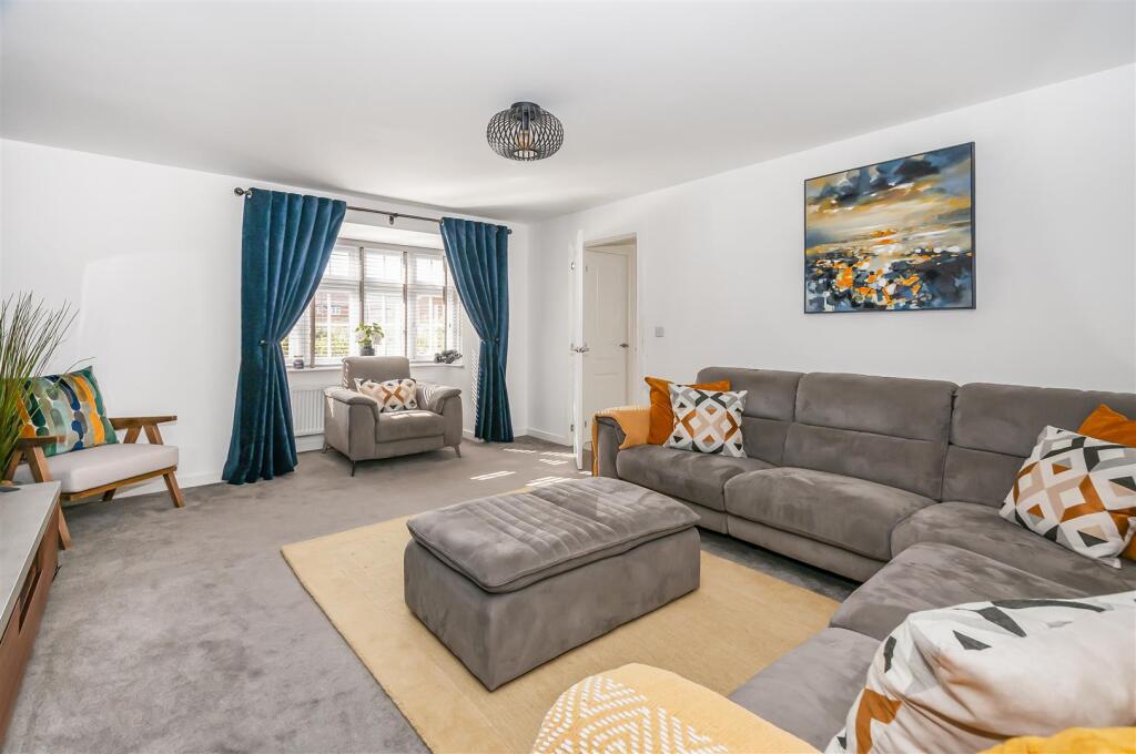 14 Knox Ave17.jpg