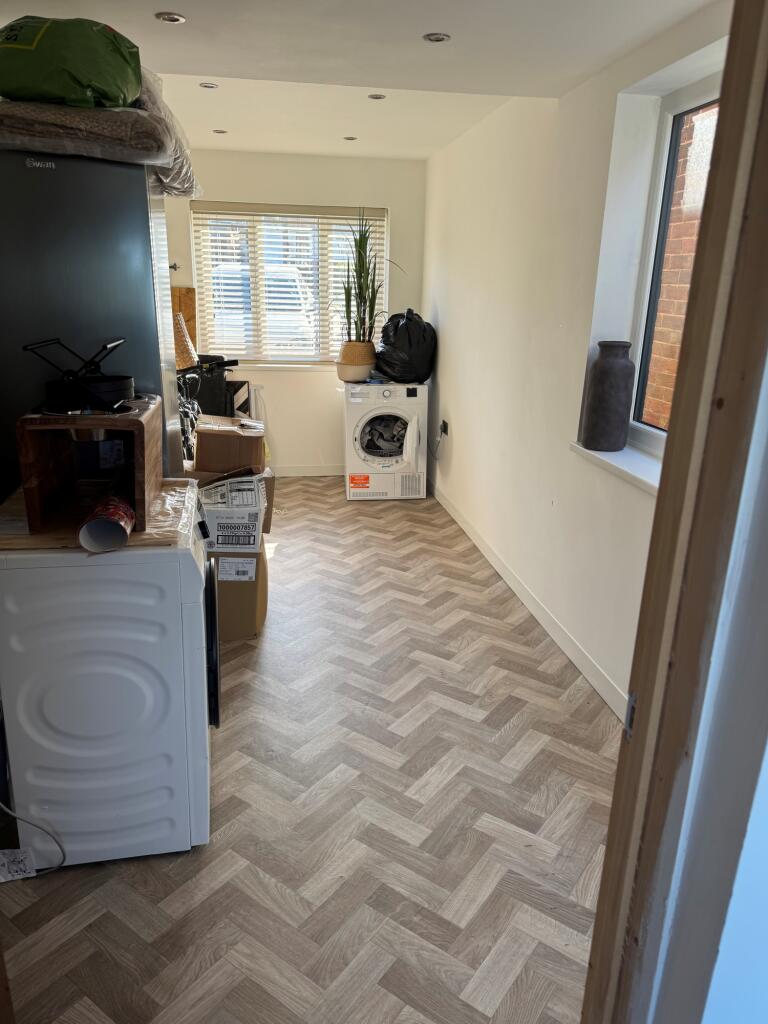 274 leechmere garage