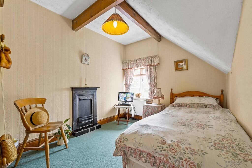 The Chimneys, Sau...