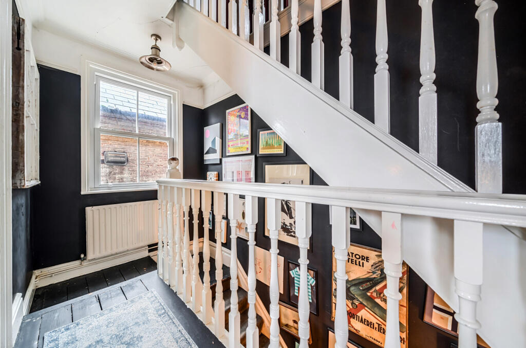 1393061-30-6943e1...