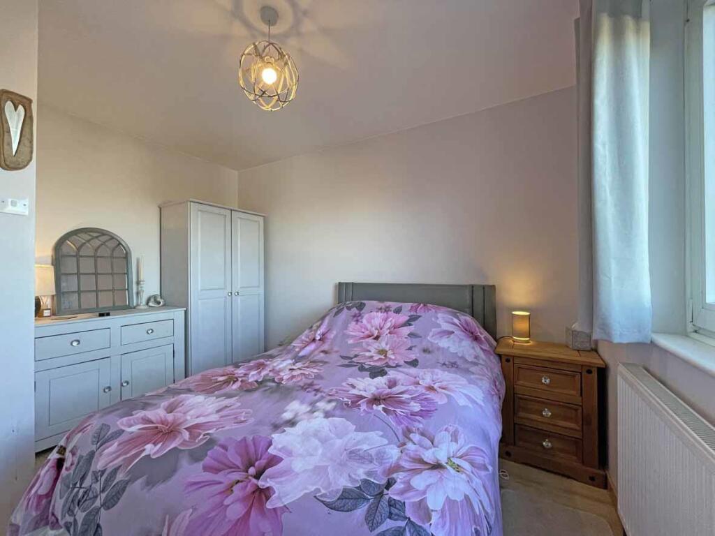 Upland Drive 104 Bed 2.jpg