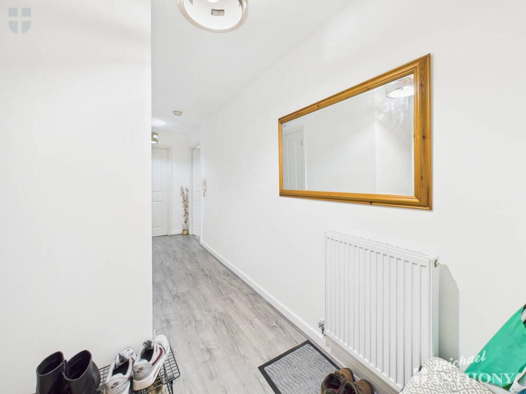 CAM03852G0-PR0464-STILL015-thumbnail-h750-70