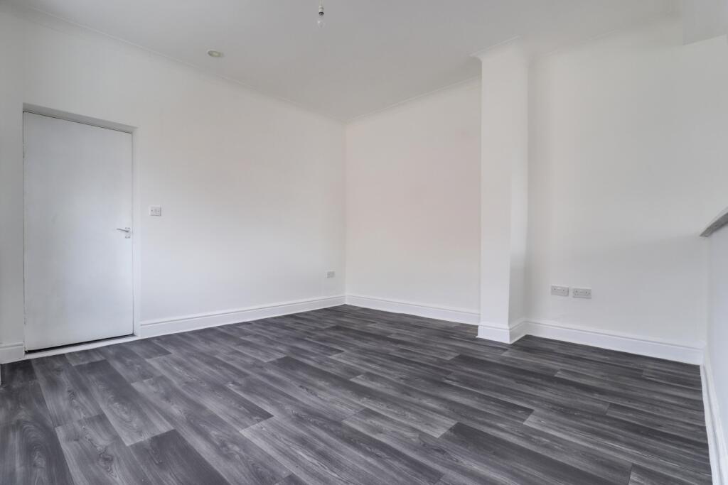 6- Rob Hammond EweMove Pontefract