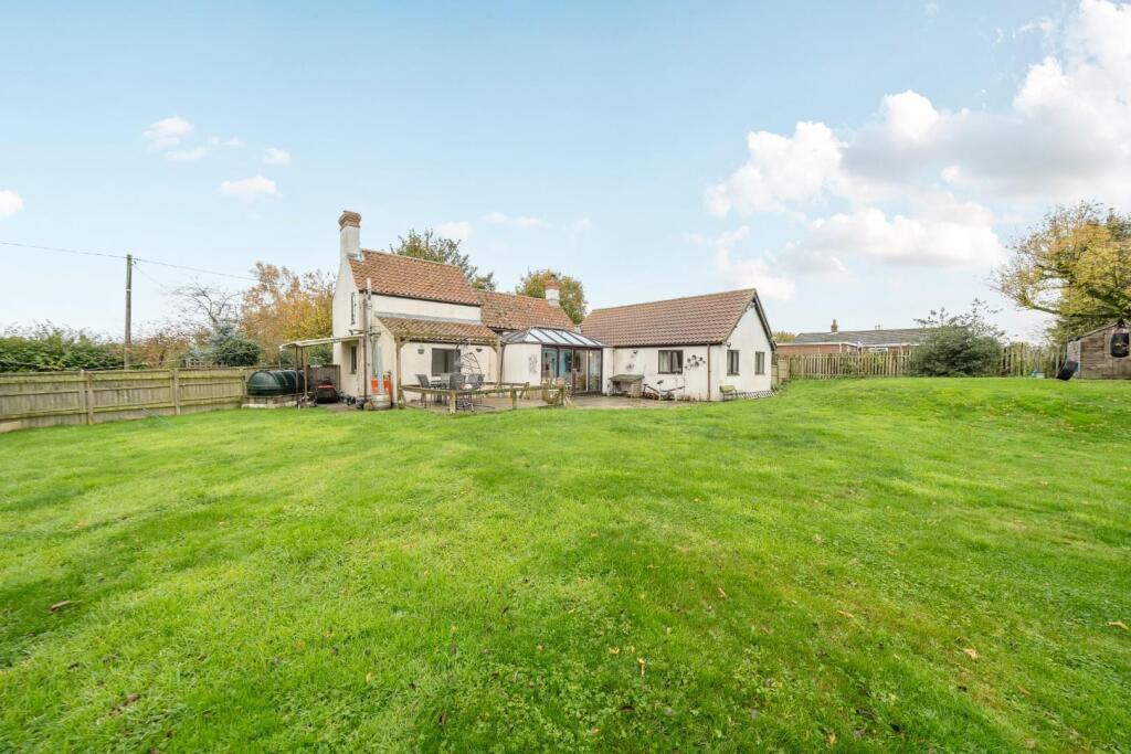 REAR OF THE PROPERTY.jpg