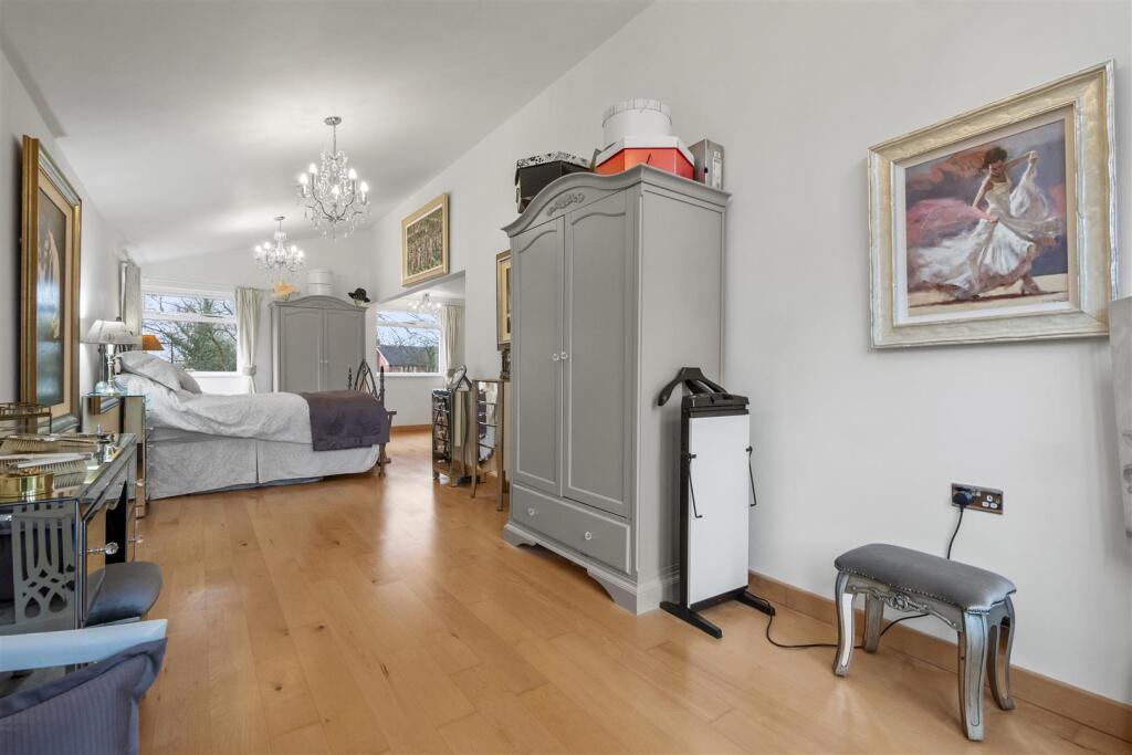 Principal Bedroom Suite