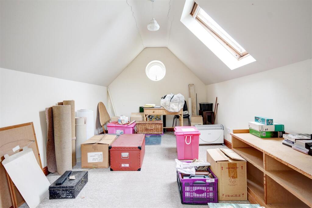 Studio above the garage