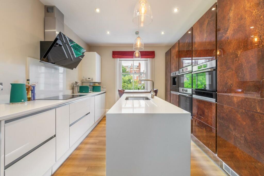 kitchen (2).jpg