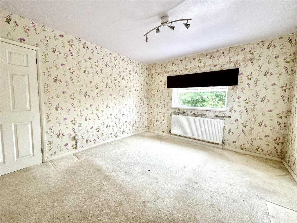 PRINICIPAL BEDROOM