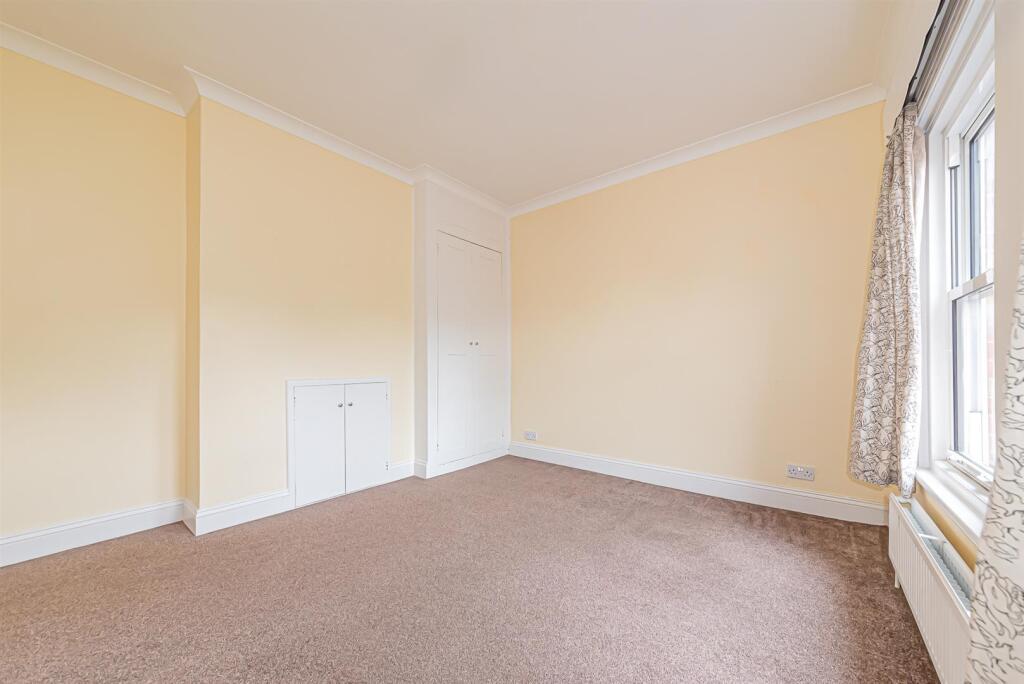 21 Sandhurst Road (17).jpg